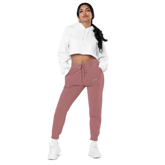 Woman pigment-dyed sweatpants